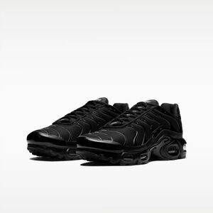 NEW Nike Air Max Plus Triple Black  Size Youth 7 Womens 8.5